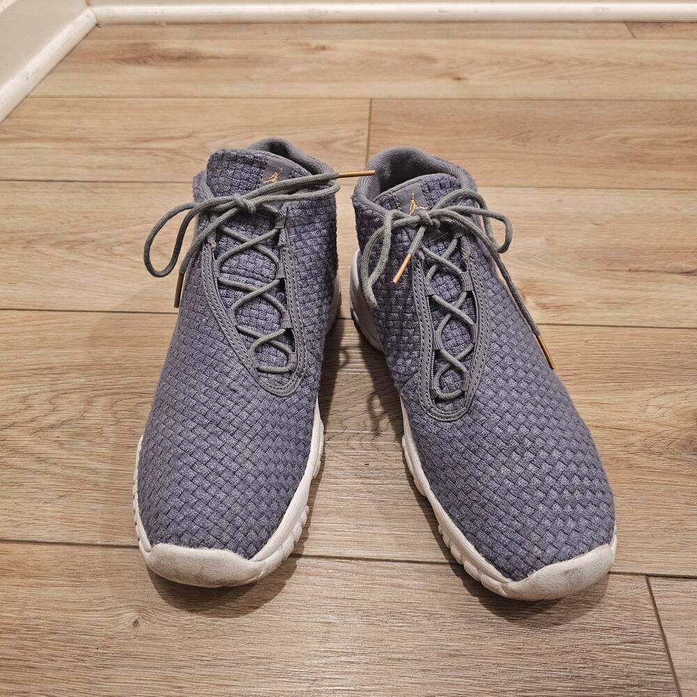 Nike Air Jordan Future "Cool Grey" Mid Sneakers Size 6.5 Y